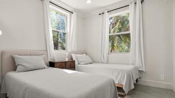 4 Schlafzimmer, Bügeleisen/Bügelbrett, kostenloses WLAN, Bettwäsche
