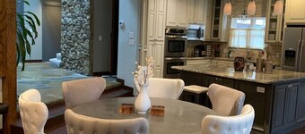 Newly Remodeled - Minutes From I-44, Downtown OKC And Penn Square Mall