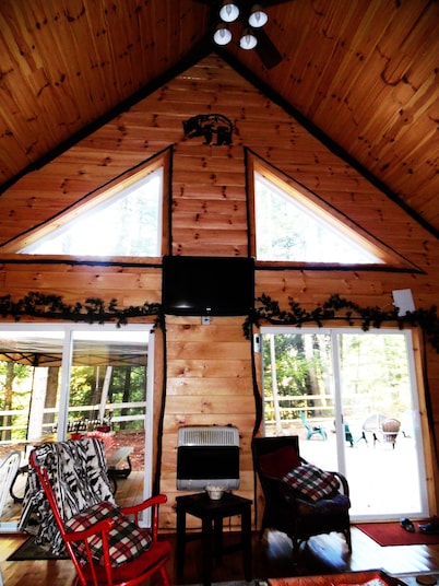 "Your Neck of the Woods" Cabin Rental: Peaceful Get-away Overlooking Fish Creek