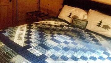 3 Schlafzimmer, Betten mit Memory-Foam-Matratzen, Bügeleisen/Bügelbrett