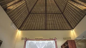 2 slaapkamers, een strijkplank/strijkijzer, internet, beddengoed