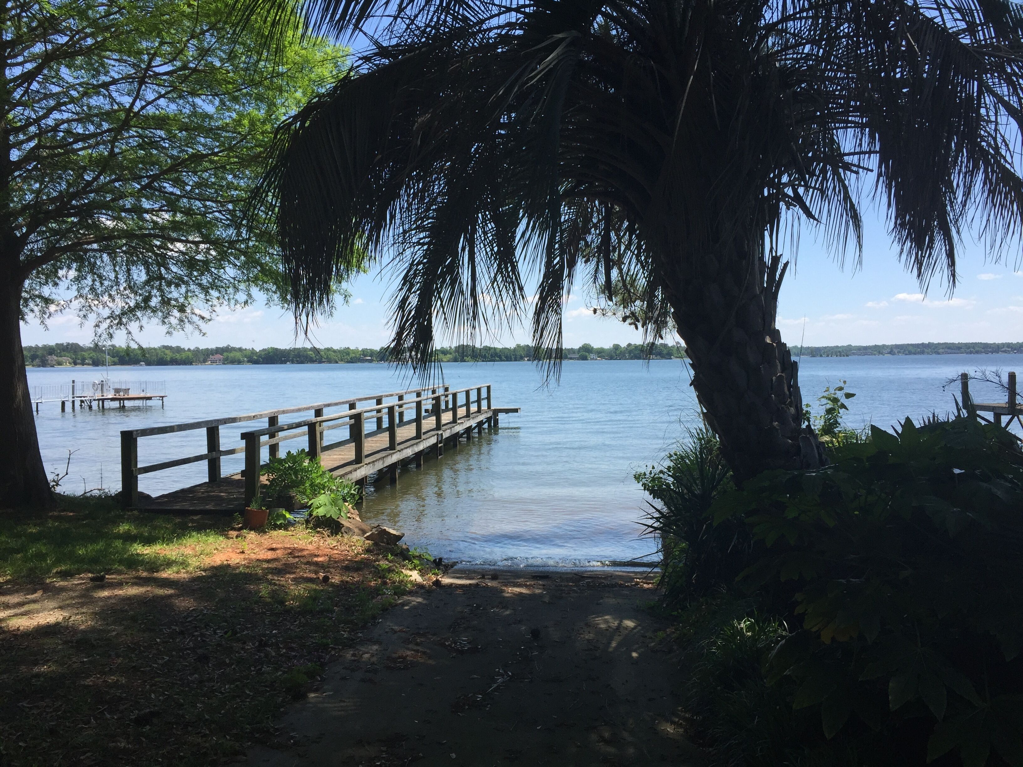 Lake Murray close To Columbia. Monthly rates discounted 