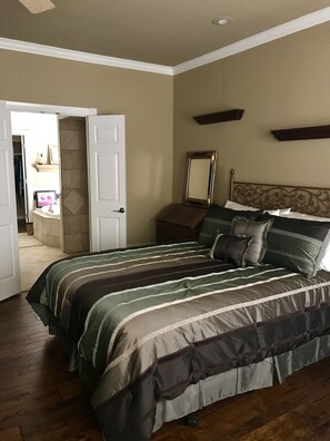 4 dormitorios, tabla de planchar con plancha, wifi y ropa de cama