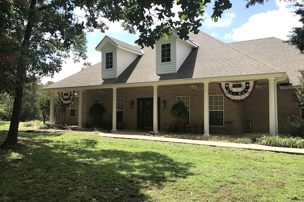 Gorgeous home in quiet upscale neighborhood
