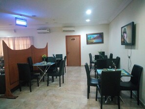 Free daily continental breakfast