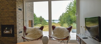 Beautiful home in Skals with WiFi