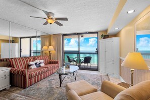 TV - SunDestin 905 - Gulf Front, Heated Community Pool, Hot Tub, Exercise Room! (Destin)