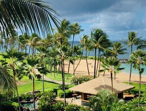 On the beach - 2025 Upgrade, Ko Olina Beach Tower, Luxury 2BR&2BA Villa with Ocean + Pool Views (Kapolei)