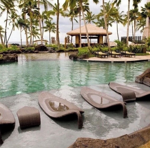 350 $ / nuit du 1er au 30 septembre 2019. Tour de la plage! Belle vue mer / piscine - 4ème cheminée