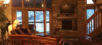 Deer Valley-100yds~1min walk. Closest Powder Run Penthouse. Deck Hot Tub w'Views