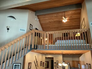 3 habitaciones, tabla de planchar con plancha, wifi y ropa de cama 