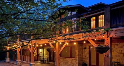 Charming Bed & Bath Suite Available Nightly