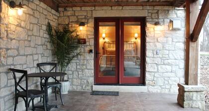 Charming Bed & Bath Suite Available Nightly