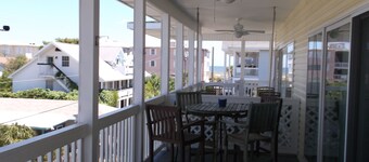 2 Bd/2bath Condo! 200 Steps To The Beach! Water View! 