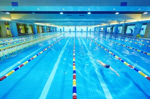 สระว่ายน้ำในร่ม