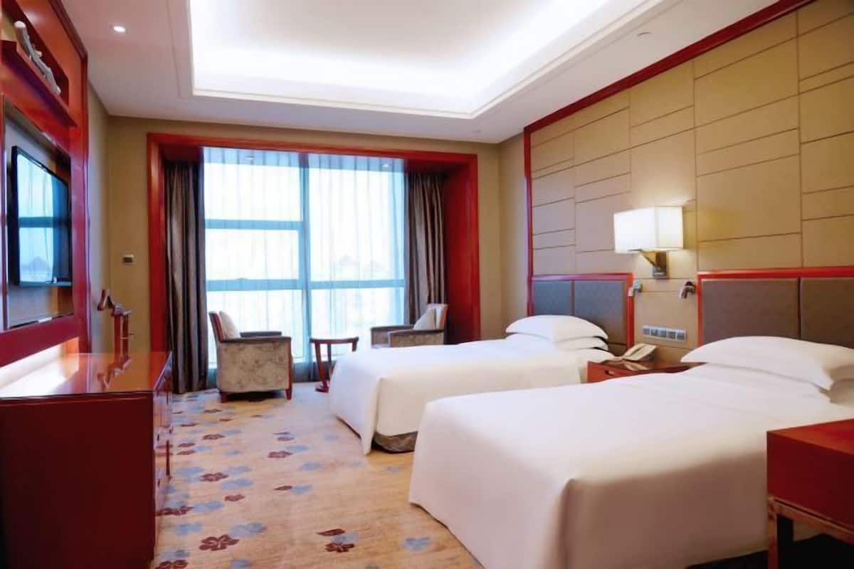 Minibar, in-room safe, desk, blackout curtains