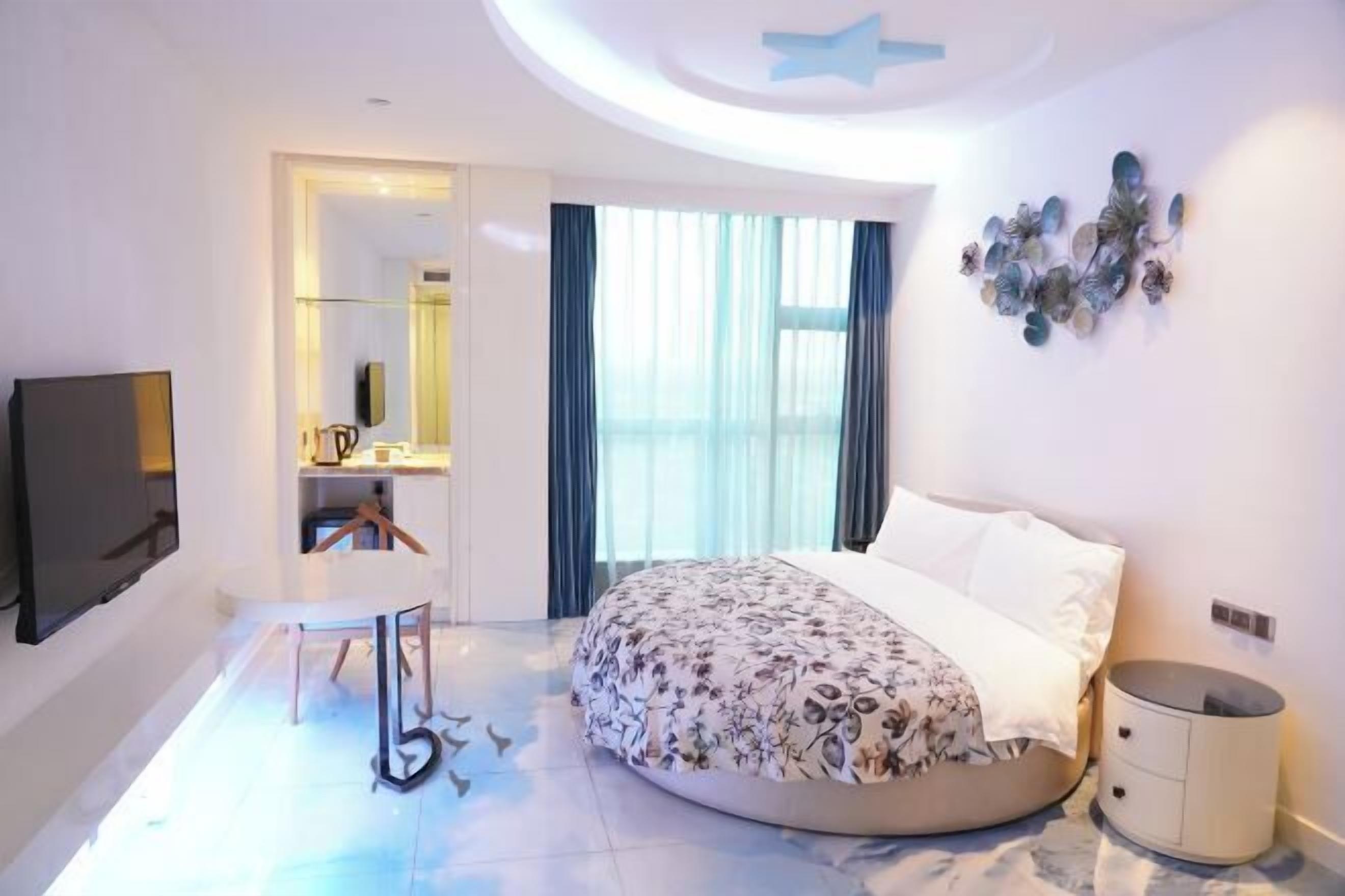 Minibar, in-room safe, desk, blackout drapes