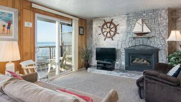 Télévision, cheminée