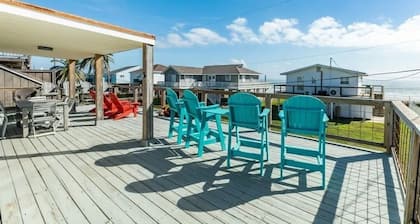 Seaside Serenity- Amazing 2nd row views, and dog friendly!