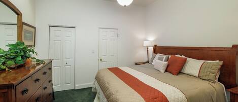 1 bedroom, desk, iron/ironing board, free WiFi