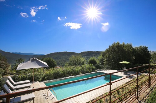 Provencal villa located in serene setting with panoramic views, sleeps 12