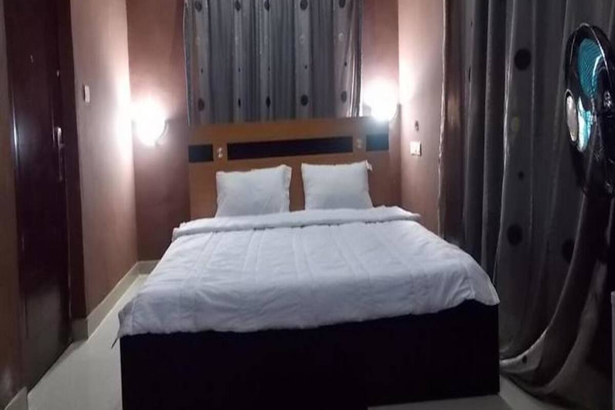 Habitación básica doble, para no fumadores | 1 habitación y ropa de cama