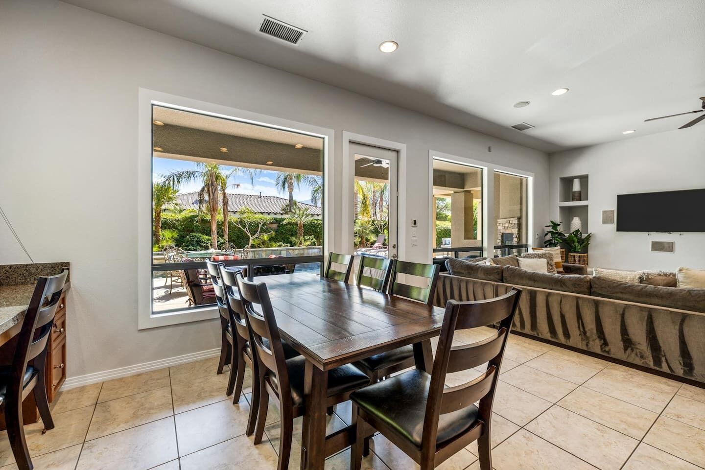 Great Room: Dining Area