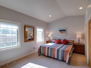 3 dormitorios, tabla de planchar con plancha, wifi gratis y ropa de cama