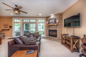 Smart TV, fireplace, DVD player