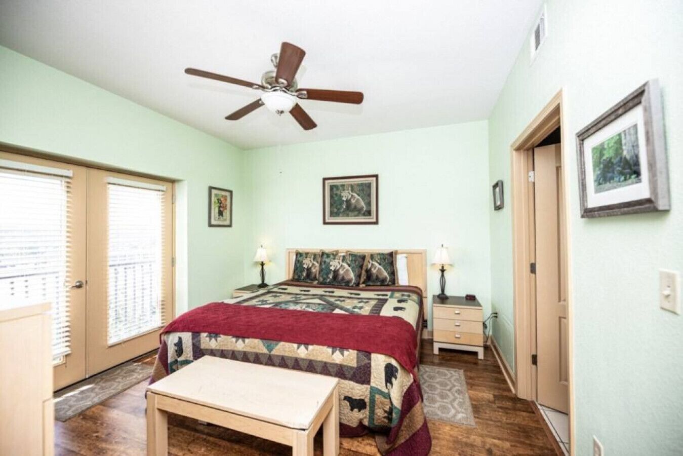 2 bedrooms, desk, iron/ironing board, free WiFi