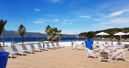 Appartement avec une vue sur la mer! Proche de la plage + accès piscine