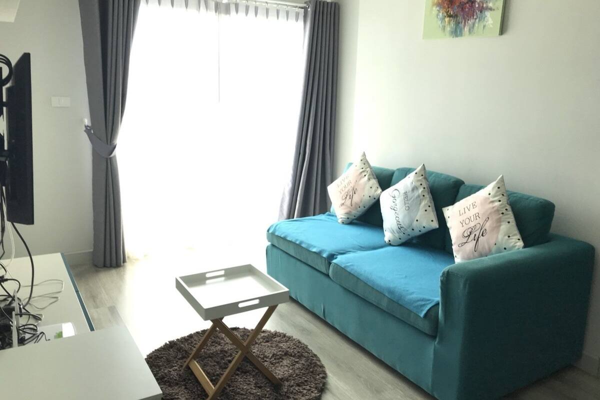 Two Bedroom Condo | Area soggiorno | TV a schermo piatto