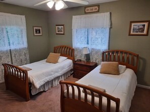 6 bedrooms, iron/ironing board, free WiFi, bed sheets