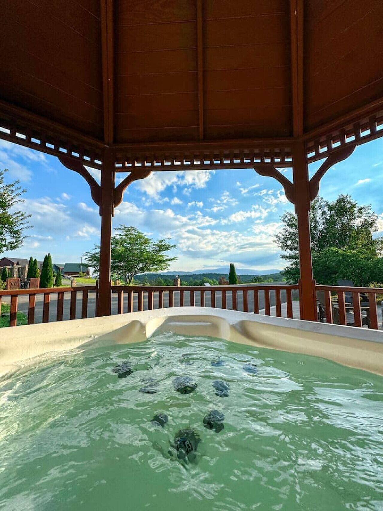 Outdoor spa tub