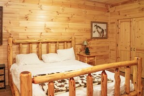 8 habitaciones, tabla de planchar con plancha, wifi y ropa de cama