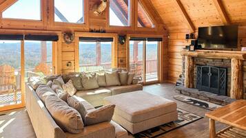 Smart TV, fireplace, DVD player, stereo