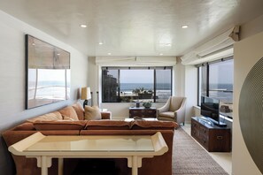 TV connectée, cheminée, baby-foot, table de tennis de table