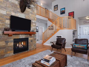 Interior - Adventure Basecamp of Teton Valley | Fireplace, Bunk Beds, Aspen Forests and Skiing Nearby (Driggs)