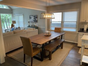 Dining - Spacious Lake Hartwell  home with large new dock  (Lavonia)