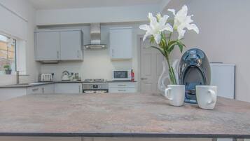 Apartemen Standar | Kopi dan/atau alat penyeduh kopi