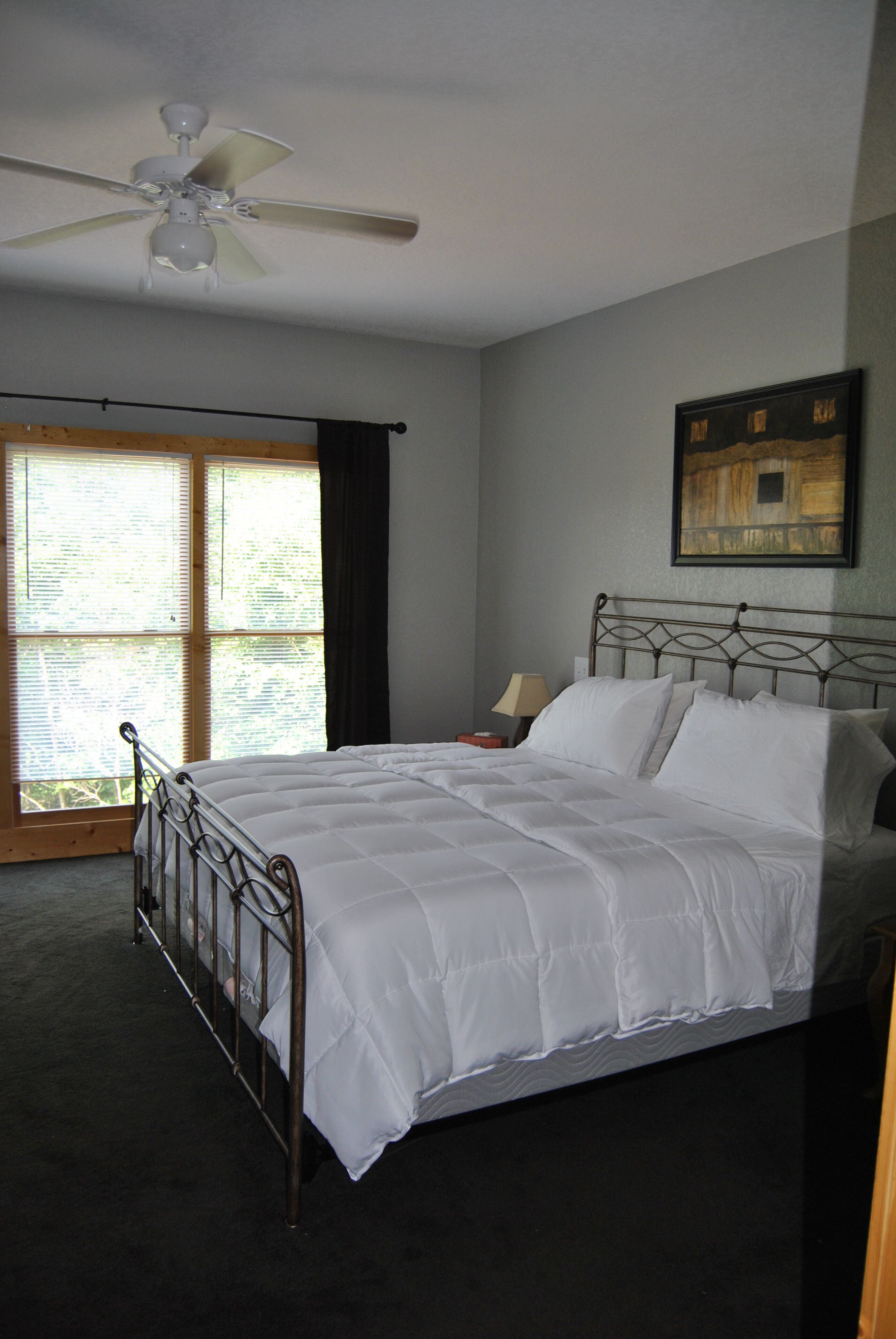 3 soverom, skrivebord, strykejern/-brett og wi-fi (inkludert)