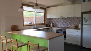 Micro-ondes, four, lave-vaisselle