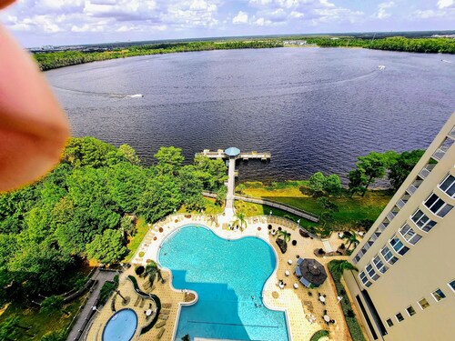 89+N AVAILABLE TODAY APR 18-25 MAY 1-6, POOL LAKE 9:3PM BEAUTIFUL 1 BD 2BTHS 8FL