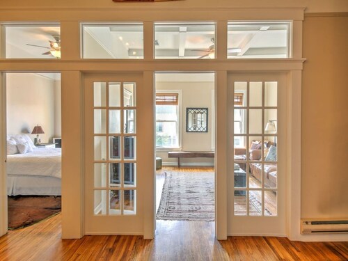 30-Day Rental - Historic flat w/great location & vintage features - Montana on Main Street!