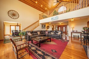 Smart TV, fireplace, DVD player, stereo