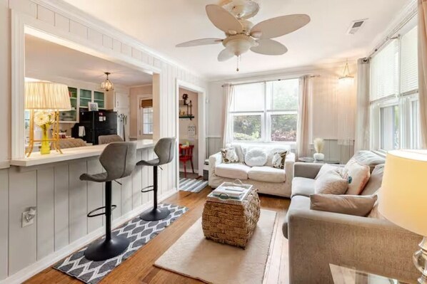 Smart TV, DVD player, stereo