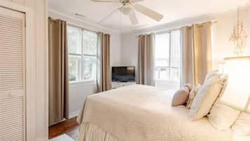 2 Schlafzimmer, Bügeleisen/Bügelbrett, Reisekinderbett, kostenloses WLAN