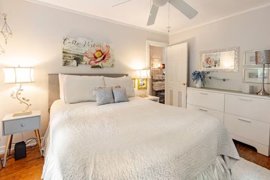 2 chambres, fer et planche à repasser, lit parapluie, Wi-Fi gratuit