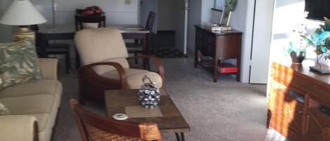 Smart TV, DVD player, books