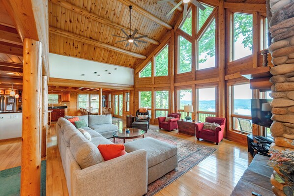 Smart TV, fireplace, DVD player